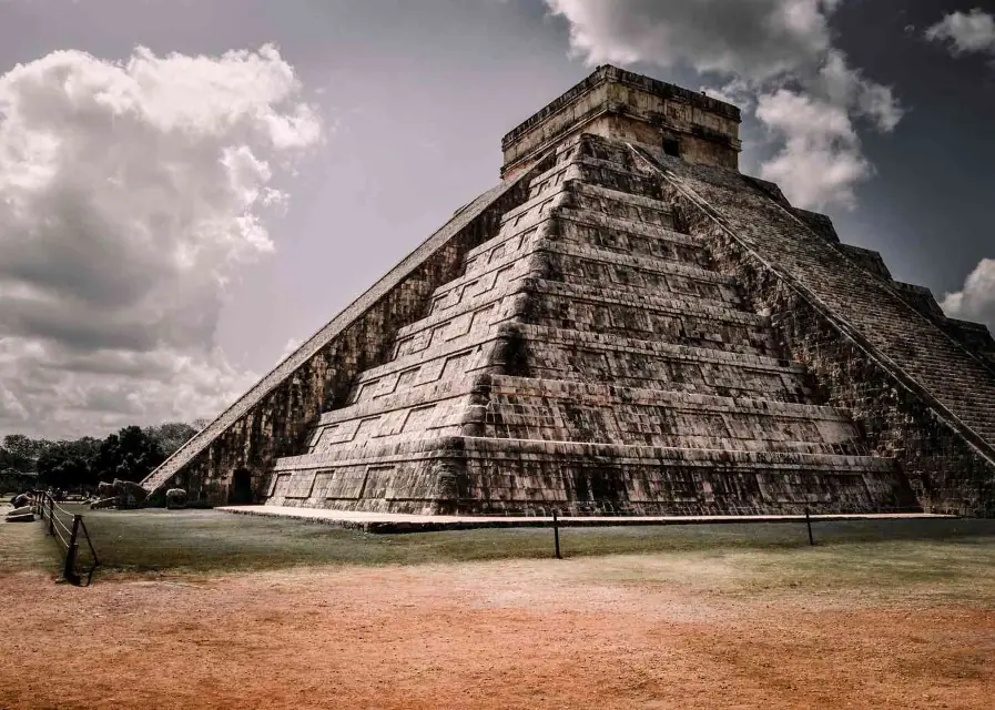 what impressive architecture did the mayans build